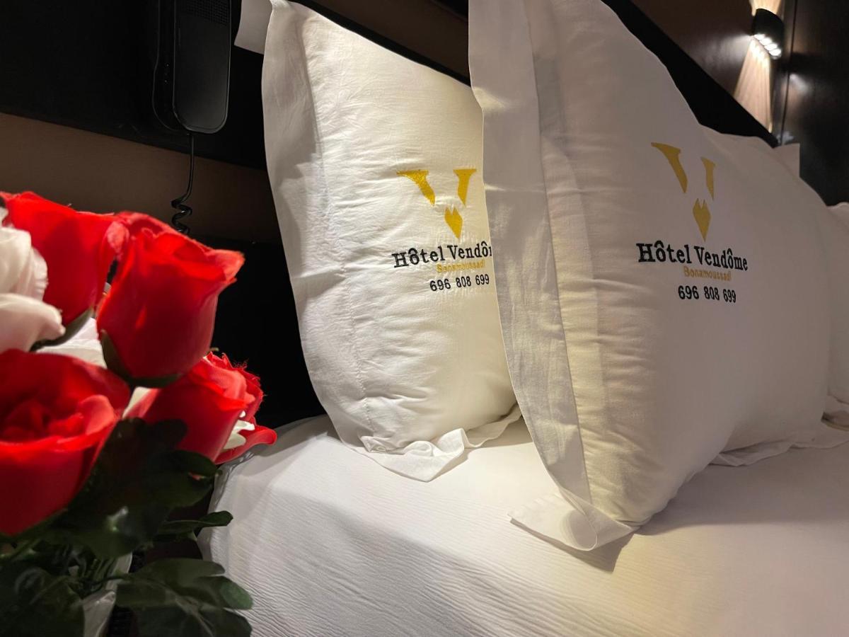 Hotel Vendome Дуала Екстериор снимка