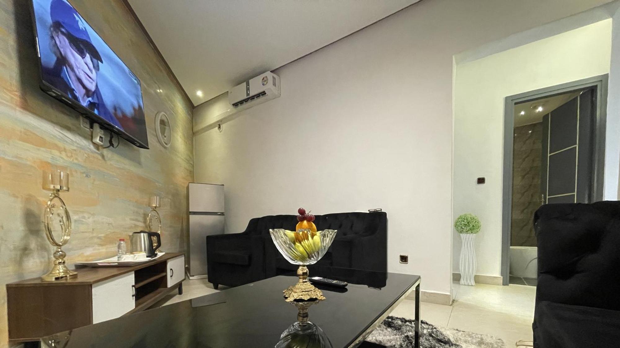 Hotel Vendome Дуала Екстериор снимка