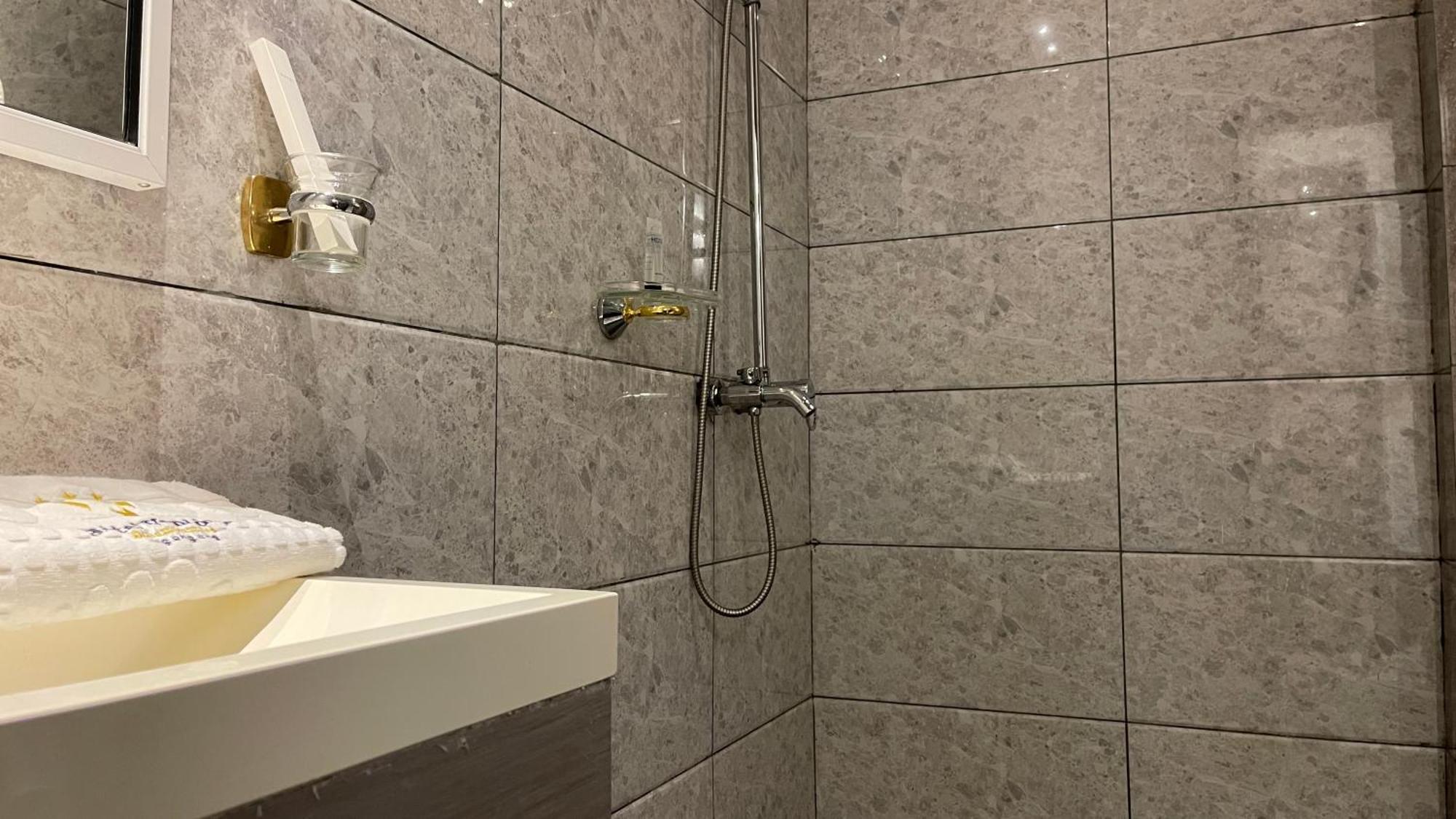 Hotel Vendome Дуала Екстериор снимка